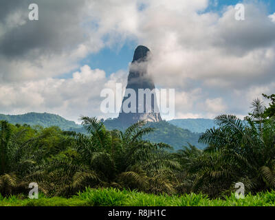 Pico do Cão Grande São Tomé Stockfoto