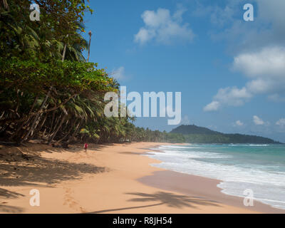 Schönen tropischen Männlichen Strand, São Tomé Stockfoto