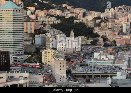 Genova ab Lanterna, der alte Leuchtturm gesehen. Ligurien. Italien Stockfoto