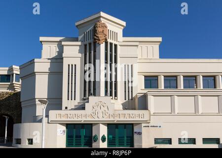 Frankreich, Pyrenees Atlantiques, aalen Sie sich Land, Biarritz, die Hauptfassade der Musée de la Mer 1933 gebaut von den Architekten Hiriart, Lafaye und Lacoureyre Stockfoto