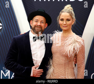 52 CMA Awards Ankünfte bei Bridgestone Arena Nashville, TN Mit: Sugarland Wo: Nashville, Tennessee, United States Wenn: 14 Nov 2018 Credit: Judy Eddy/WENN.com Stockfoto