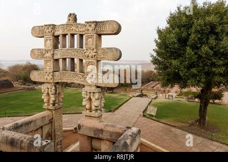 Indien, Madhya Pradesh, Sanchi, bouddhist Denkmälern zum Weltkulturerbe der UNESCO, große Stupa Tür geschnitzt Stockfoto