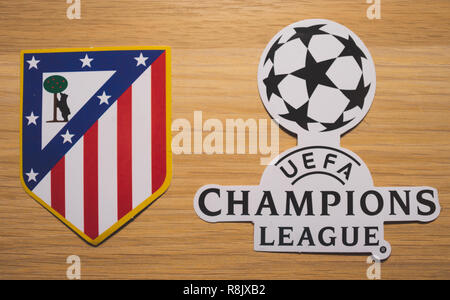 15. Dezember 2018. Nyon Schweiz. Das Logo der Fußball-Club Atletico Madrid und die UEFA Champions League. Stockfoto