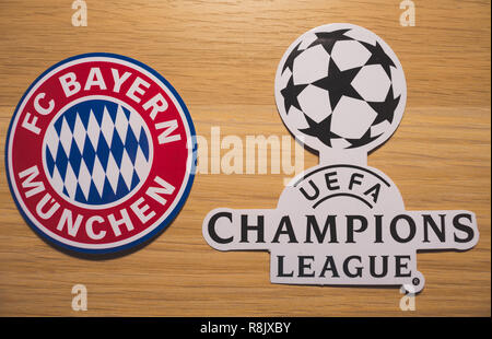 15. Dezember 2018. Nyon Schweiz. Das Logo des Fußballclubs FC Bayern München und die UEFA Champions League. Stockfoto