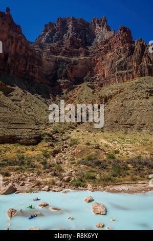 United States, Arizona, der Grand Canyon National Park, Rafting auf dem Colorado River zwischen Lee's Ferry in der Nähe von Seite und Phantom Ranch, Schlucht von Little Colorado River, mit türkisblauem Wasser Stockfoto