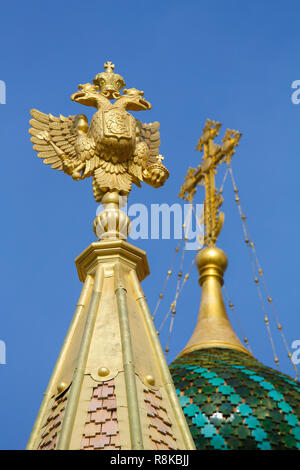 Die Imperial Standard der Russischen Zaren auf die russisch-orthodoxe Kathedrale des Hl. Nikolaus in Nizza, Frankreich Stockfoto