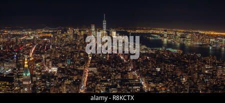 Luftaufnahme von Manhattan mit Brooklyn Bridge im Hintergrund Stockfoto