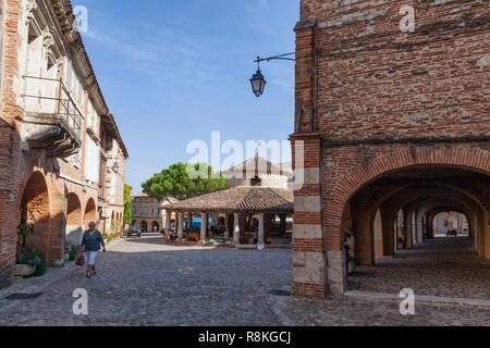 Frankreich, Tarn-et-Garonne, Caylus, beschriftet Les Plus beaux villages de France (Schönste Dörfer Frankreichs) Stockfoto