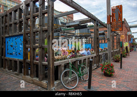 Kanada, Provinz Ontario, Toronto, Distillery Historic District, der ehemaligen Heimat der Gooderham und Würzen Brennerei, eine Fußgängerzone zu Kunst, Kultur, Handel und Unterhaltung gewidmet, El Catrin Restaurant Stockfoto