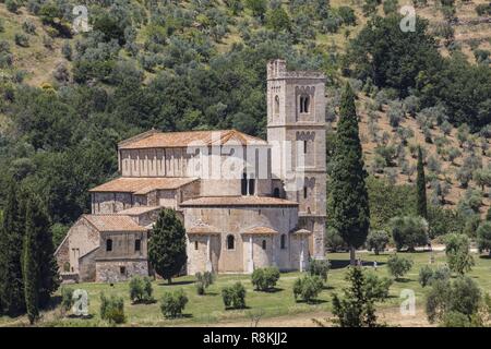 Italien, Toskana, Val d'Orcia als Weltkulturerbe von der UNESCO, Sant Antimo Kloster, Kloster, Castelnuovo dell'Abate, in der Nähe von Montalcino, Val d'Orcia (Val d'Orcia), Provinz Siena Stockfoto