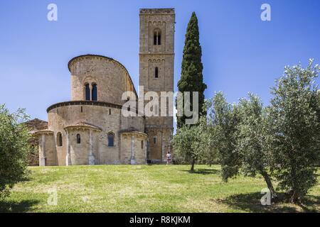 Italien, Toskana, Val d'Orcia als Weltkulturerbe von der UNESCO, Sant Antimo Kloster, Kloster, Castelnuovo dell'Abate, in der Nähe von Montalcino, Val d'Orcia (Val d'Orcia), Provinz Siena Stockfoto