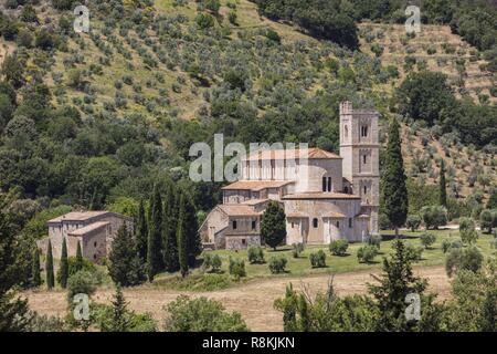 Italien, Toskana, Val d'Orcia als Weltkulturerbe von der UNESCO, Sant Antimo Kloster, Kloster, Castelnuovo dell'Abate, in der Nähe von Montalcino, Val d'Orcia (Val d'Orcia), Provinz Siena Stockfoto