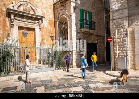 Italien, Apulien, Giovinazzo, dem historischen Zentrum von Santa Maria di Costantinopoli Kirche 1528 erbaut Stockfoto