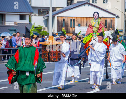 Teilnehmer in AOI Matsuri in Kyoto, Japan Stockfoto