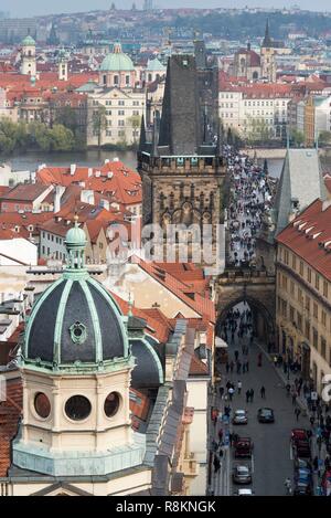 Tschechische Republik, Mittelböhmen, Prag, historischen Zentrum als Weltkulturerbe der UNESCO, die Karlsbrücke (Karluv Most) über den Fluss Vitava Stockfoto