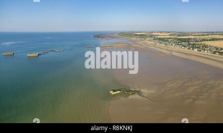 Frankreich, Calvados, Asnelles, Mulberry B bleibt, Port Winston, Phoenix Wellenbrecher, Gold Beach, Alliierte Invasion von Deutschen besetzten Frankreich in die Landung in der Normandie am 6. Juni 1944 (Luftbild) Stockfoto