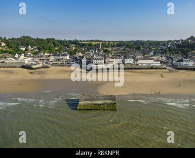 Frankreich, Calvados, Arromanches-les-Bains, Mulberry B bleibt, Port Winston, Phoenix Wellenbrecher, Gold Beach, Alliierte Invasion von Deutschen besetzten Frankreich in die Landung in der Normandie am 6. Juni 1944 (Luftbild) Stockfoto