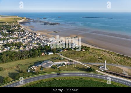 Frankreich, Normandie, Calvados (14), Arromanches-les-Bains, Arromanches360, Rundschreiben, Kino, Museum des Zweiten Weltkriegs (Luftbild) Stockfoto