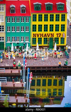 Dänemark, jütland, Billund, Legoland® Billund ist der erste Legoland Park gegründet im Jahr 1968, in der Nähe der Hauptsitze der Lego® (der Begriff Lego ist abgeleitet von der Dänischen Leg godt Sinne gut spielt), es besteht aus folgenden Räumen: Hier der Hafen von Kopenhagen mit 3,5 Millionen Ziegel im Miniland true animierte Miniatur Welt gemacht, sondern auch zu Legoredo Town, Imagination Zone, Knights Kingdom, DUPLO Land, Pirate Land, LEGO City, Insel Dino, Fun Town, LEGO X-Treme, Land Abenteuer, Verkehr, Reich der Pharaonen, Land der Wikinger, Stockfoto