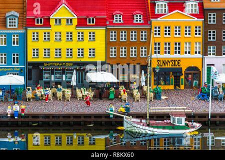 Dänemark, jütland, Billund, Legoland® Billund ist der erste Legoland Park gegründet im Jahr 1968, in der Nähe der Hauptsitze der Lego® (der Begriff Lego ist abgeleitet von der Dänischen Leg godt Sinne gut spielt), es besteht aus folgenden Räumen: Hier der Hafen von Kopenhagen mit 3,5 Millionen Ziegel im Miniland true animierte Miniatur Welt gemacht, sondern auch zu Legoredo Town, Imagination Zone, Knights Kingdom, DUPLO Land, Pirate Land, LEGO City, Insel Dino, Fun Town, LEGO X-Treme, Land Abenteuer, Verkehr, Reich der Pharaonen, Land der Wikinger, Stockfoto