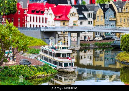 Dänemark, jütland, Billund, Legoland® Billund ist der erste Legoland Park gegründet im Jahr 1968, in der Nähe der Hauptsitze der Lego® (der Begriff Lego aus der dänischen Leg godt Sinne gut spielt) abgeleitet wird, ist es aus folgenden Räumen: Hier Miniland true animierte Miniature World, sondern auch LEGOREDO Town, Imagination Zone, Knights Kingdom, DUPLO Land, Pirate Land, LEGO City, Insel Dino, Fun Town, Adventure Land, LEGO X-Treme, Verkehr, Reich der Pharaonen, im Land der Wikinger, Stockfoto