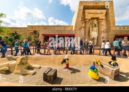 Dänemark, jütland, Billund, Legoland® Billund ist der erste Legoland Park gegründet im Jahr 1968, in der Nähe der Hauptsitze der Lego® (der Begriff Lego aus der dänischen Leg godt Sinne gut spielt) abgeleitet wird, ist es, bestehend aus den folgenden Bereichen: Miniland, Legoredo Town, Fantasy Zone, Knights Kingdom, DUPLO Land, Pirate Land, LEGO City, Insel Dino, Fun Town, Adventure Land, LEGO X-Treme, Verkehr, hier Reich der Pharaonen, Land der Wikinger, Stockfoto