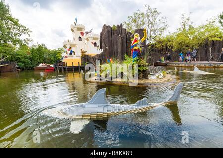 Dänemark, jütland, Billund, Legoland® Billund ist der erste Legoland Park gegründet im Jahr 1968, in der Nähe der Hauptsitze der Lego® (der Begriff Lego ist abgeleitet von der Dänischen Leg godt Sinne gut spielt), es besteht aus den folgenden Bereichen: Miniland, Legoredo Town, Imagination Zone, Knights Kingdom, DUPLO Land, hier die Insel der Piraten und die Navigation Route im Piratenland, Lego City, Insel Dino, Fun Town, Adventure Land, LEGO X-Treme, Verkehr, Reich der Pharaonen, Land der Wikinger, Stockfoto