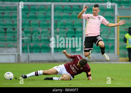 Palermo, Italien. 15 Dez, 2018. Cesar Falletti in Aktion während der Serie B Übereinstimmung zwischen uns Citta di Palermo und Livorno im Stadio Renzo Barbera am 15. Dezember 2018 in Palermo, Italien. Credit: Guglielmo Mangiapane/Pacific Press/Alamy leben Nachrichten Stockfoto