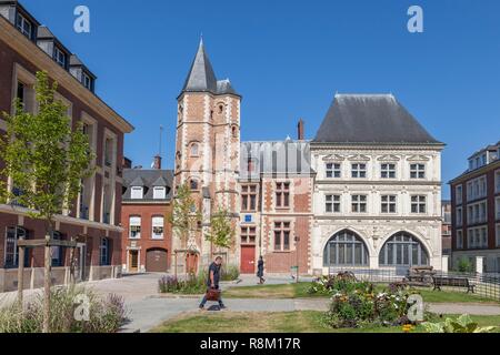 Frankreich, Picardie, Amiens, Jules Bocquet Square, King's House in Ziegel und Schütze Haus aus weißem Stein gebaut Stockfoto