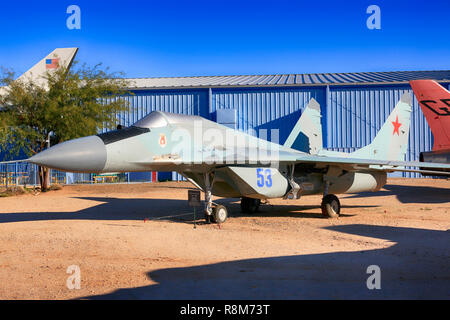 Russischen Mig-29 "Fulcrum" 1980 s Jet fighter plane auf Anzeige an den Pima Air & Space Museum in Tucson, AZ Stockfoto