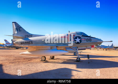 USMC Douglas eine 4D Skyhawk attack Bomber Flugzeug auf Anzeige an den Pima Air & Space Museum in Tucson, AZ Stockfoto