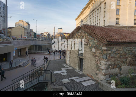 Anzeigen von serdika Station von außen Stockfoto