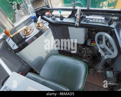 TURIN, Italien - ca. Dezember 2018: Vintage 447 Straßenbahn in Turin Trolley Festival Stockfoto