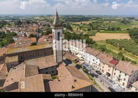 Italien, Toskana, unteren Valdarno, Vinci, dem Geburtsort von Leonardo da Vinci, Santa Croce Kirche, da die Tour des Schlosses Stockfoto