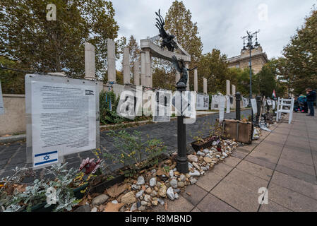 Behelfsmäßige Holocoust Memorial von Aktivisten erstellt am Szabadság Platz Stockfoto