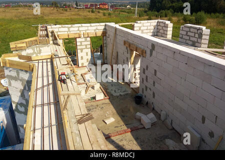 Zur Verstärkung der bereits errichteten Mauer 2018 Stockfoto