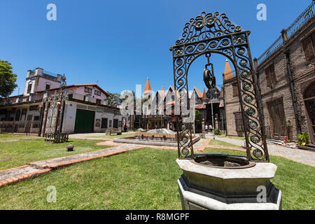 Die eklektische Dorf Campanopolis. Gonzales Catan, Buenos Aires, Argentinien. Stockfoto