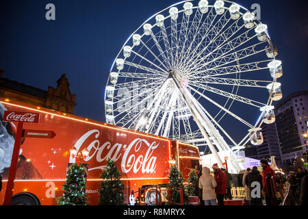 Birmingham, Großbritannien. 16. Dez 2018. Coca Cola Truck kommt nach Birmingham im Eastside Park am letzten Tag der 6-wöchigen Tour durch Großbritannien Quelle: Steven roe/Alamy leben Nachrichten Stockfoto