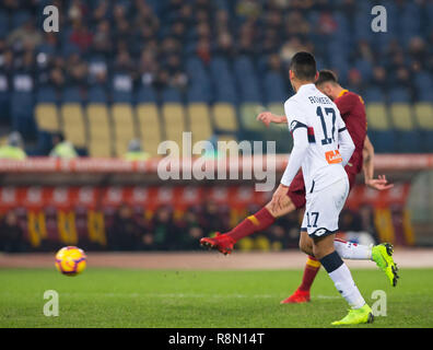 Roma, Latium, Italien. 16 Dez, 2018. Bryan Cristante der AS Roma in Aktion während der Serie ein Fußballspiel zwischen AS Roma und Genua CFC im Olympiastadion gesehen. Credit: Ernesto Vicinanza/SOPA Images/ZUMA Draht/Alamy leben Nachrichten Stockfoto