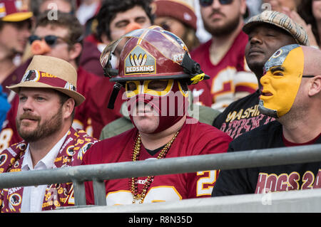 Jacksonville, FL, USA. 16 Dez, 2018. Washington Redskins Ventilator Uhren 1. Halbjahr Aktion während NFL Football Spiel zwischen den Washington Redskins und die Jacksonville Jaguars an tiaa Bank Feld in Jacksonville, FL. Romeo T Guzman/CSM/Alamy leben Nachrichten Stockfoto