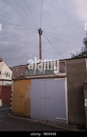 Ein alter Hinterhof Garage in Swindon Stockfoto