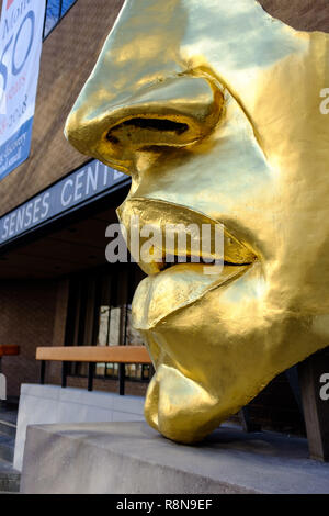 Gesicht Fragment (1975) Skulptur von Arlene Liebe am Monell Chemical Senses Center, Universität Stadt Science Center, 3500 Market Street, Philadelphia, USA Stockfoto