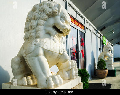 Statuen flankieren den Eingang zu den Hip singen Verband der Atlanta, 7. Juni 2014, in Atlanta, Georgia. Stockfoto