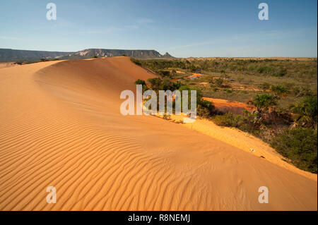 Die berühmten roten Dünen bei Jalapão Nationalpark, Tocantins state. Dies ist der am meisten fotografierte Attraktion im Park, wilde Gegend in Brasilien Stockfoto