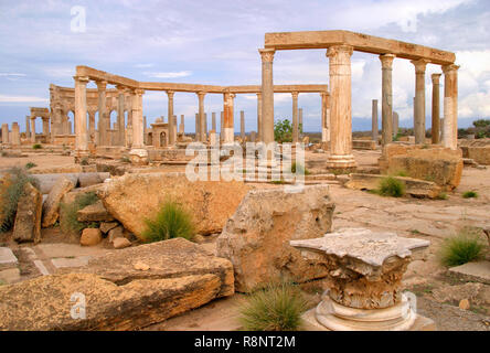 Libyen. Leptis Magna archäologische Stätte. Ruinen der römischen Stadt zum Weltkulturerbe der UNESCO gehört. Market Place. Stockfoto