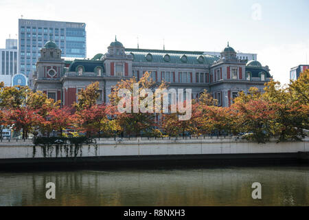 Osaka City Central Public Hall neben dem O-Fluss in Osaka, Japan Stockfoto