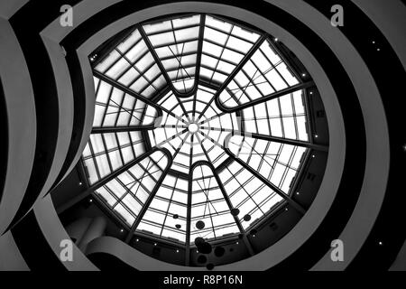 Die Innenseite des Guggenheim Museum fotografiert. Stockfoto