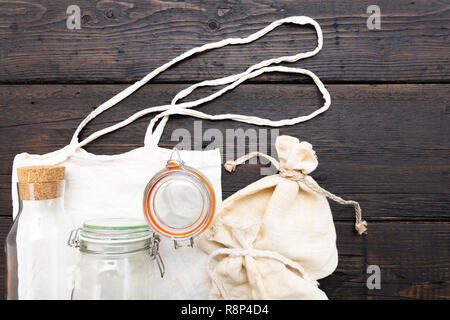 Baumwolle Taschen und Glas gar für freien Kunststoff einkaufen. Null Abfall Konzept Stockfoto