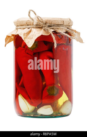 Marinierte Paprika in Glas Glas auf weißem Hintergrund Stockfoto