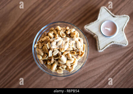 Erdnüsse in der Schale Dekoration Stockfoto